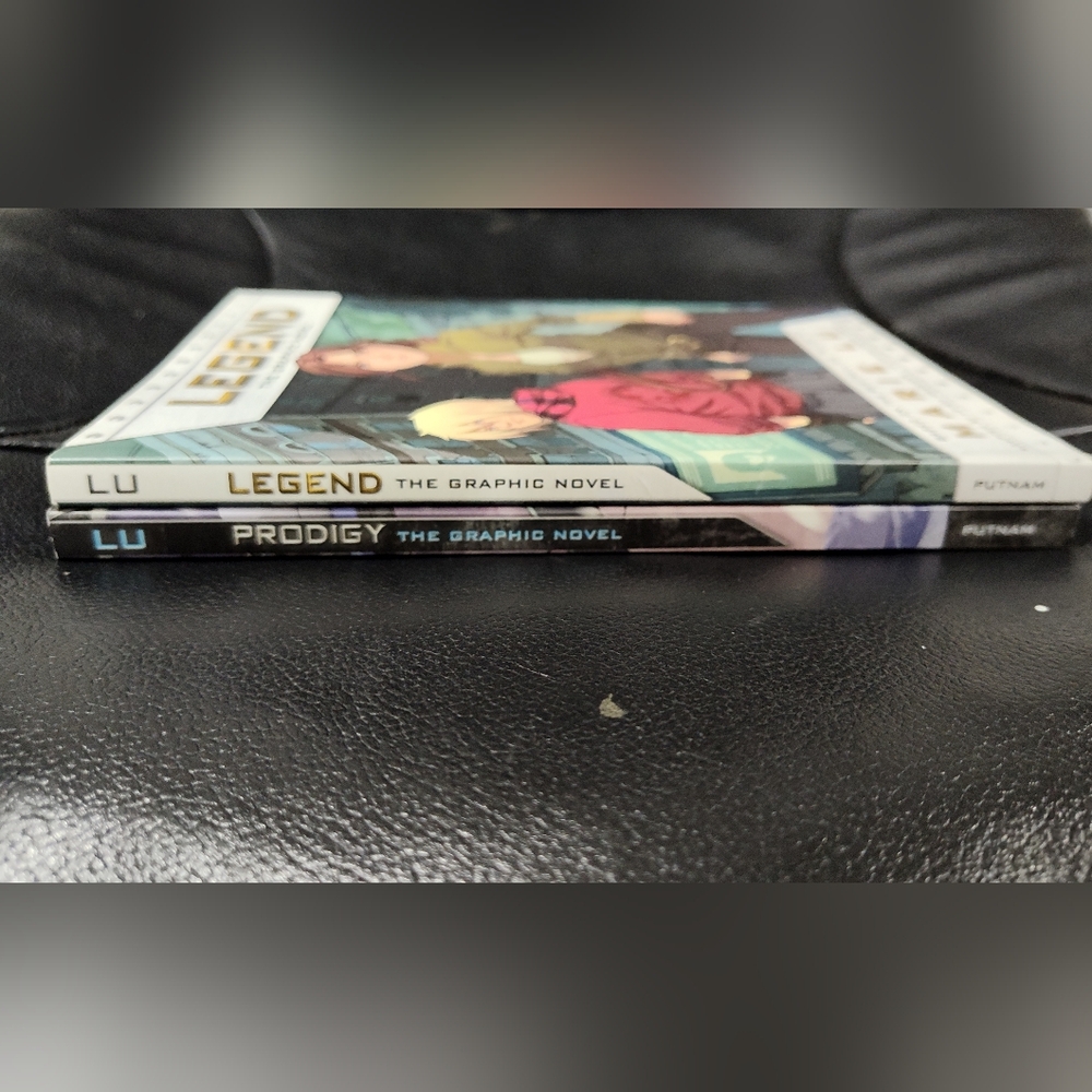 Prodigy: the Graphic Novel And Legend: the Graphic Novel by Marie Lu, Putnam - Picture 3 of 6